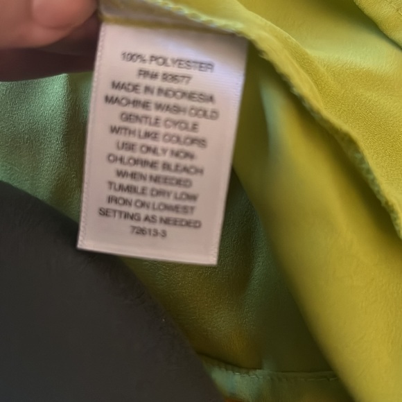 Like green button up blouse - Picture 7 of 7